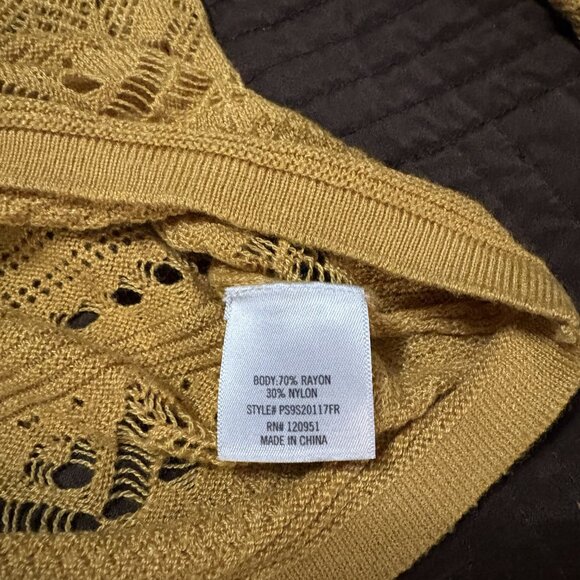 Francesca's Alya Mustard Gold Lightweight Crewneck Sweater - Picture 4 of 5